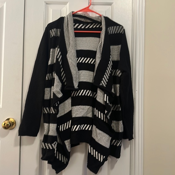torrid Sweaters - EUC Torrid Cardigan